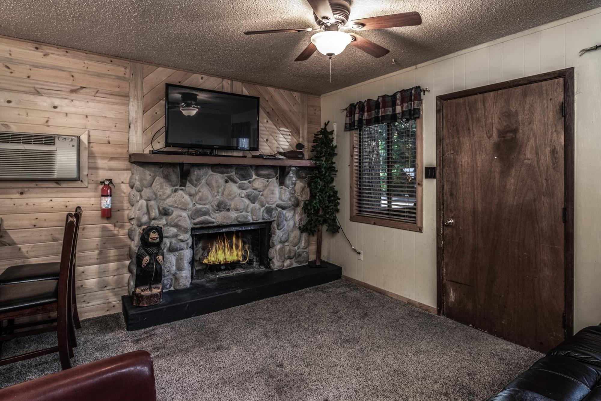 Upper Canyon Inn & Cabins Ruidoso Exterior photo